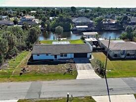 4342 Ewing Cir in Port Charlotte, FL - Building Photo