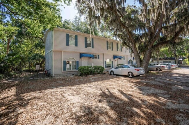 114 Cedar St in St. Augustine, FL - Foto de edificio - Building Photo