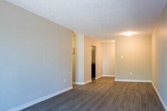 27-27 Terry Fox Pl in Sault Ste Marie, ON - Building Photo - Building Photo