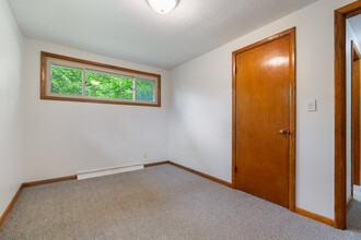 5730 Griffith Ave NW in North Canton, OH - Building Photo - Building Photo