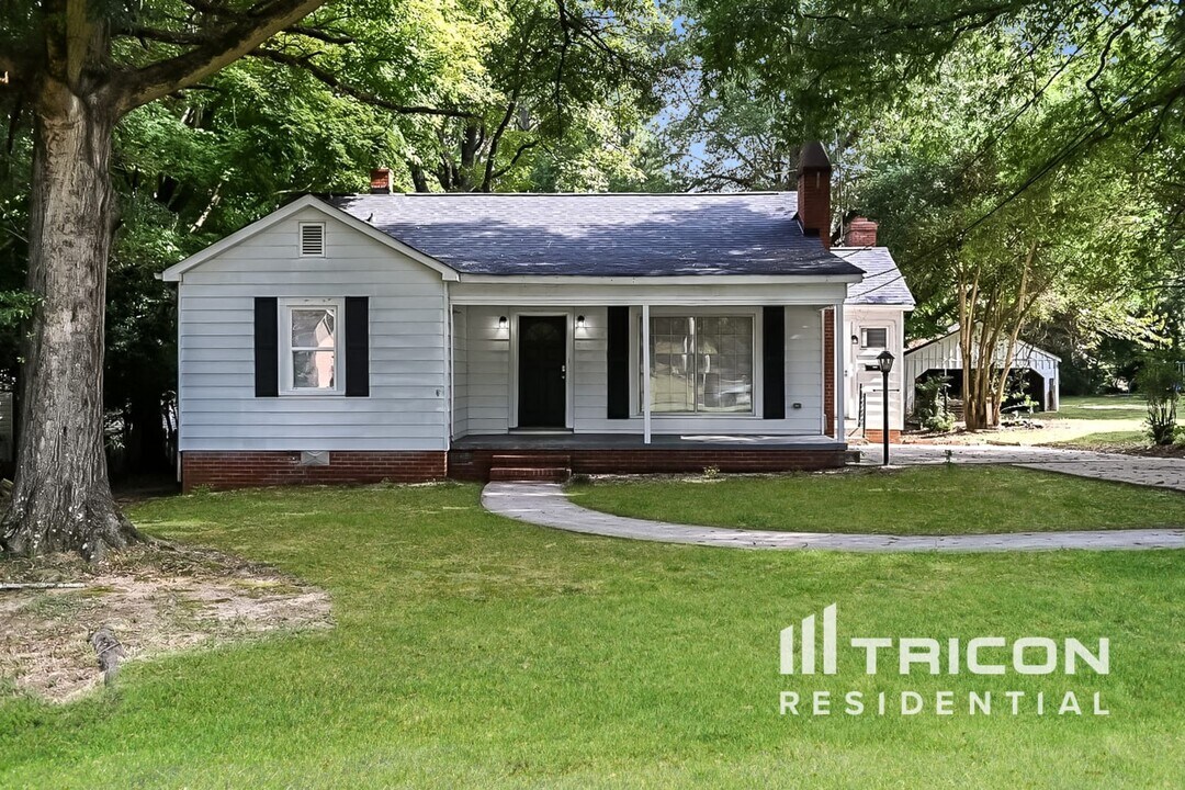 636 Forest St NW in Concord, NC - Building Photo
