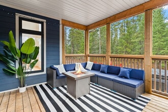 1051 Greensview Dr in Lake Of Bays, ON - Building Photo - Building Photo