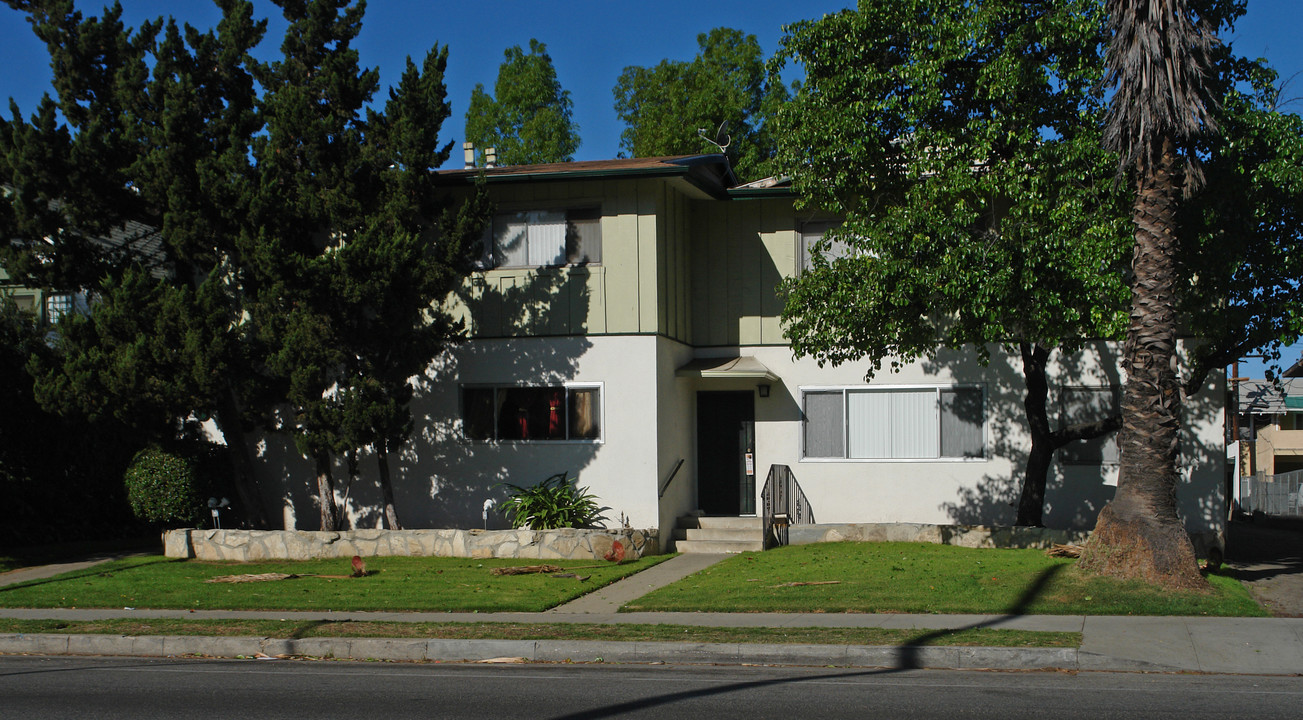 583 Los Robles Ave in Pasadena, CA - Foto de edificio