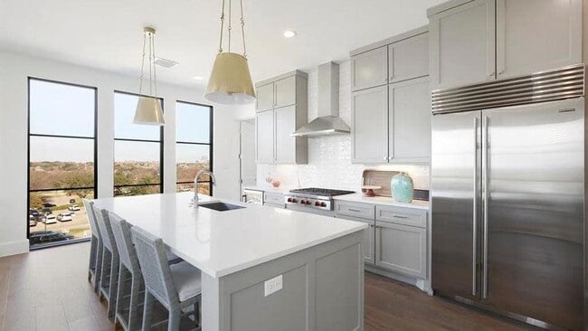 property at 5270 Town and Country Blvd