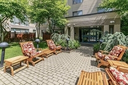 599 Cambridge St, Unit 403 in Cambridge, MA - Foto de edificio - Building Photo
