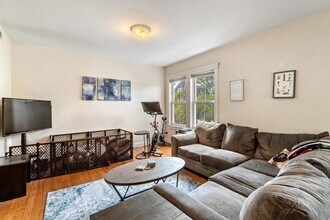38 Roberts Rd in Cambridge, MA - Building Photo - Building Photo