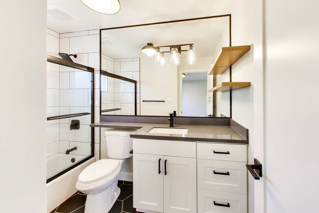 property at 1265 Oak Grove Ave