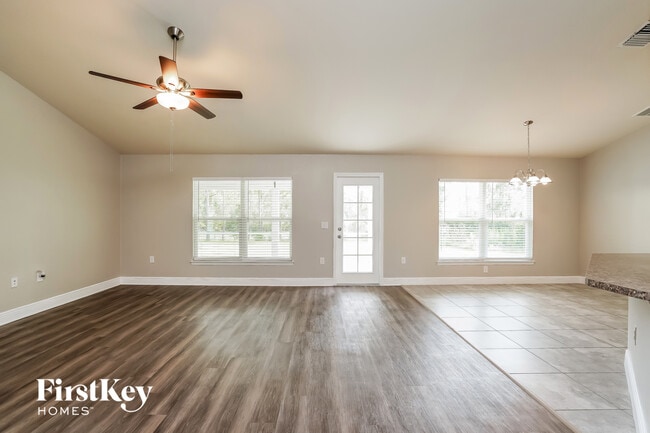 476 Windermere Dr in Lehigh Acres, FL - Building Photo - Building Photo