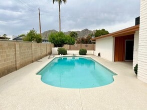 2601 E Cinnabar Ave in Phoenix, AZ - Building Photo - Building Photo