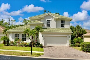 15474 Los Reyes Ln in Naples, FL - Building Photo