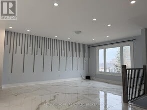 42 Hemlock St in St Catharines, ON - Building Photo - Building Photo