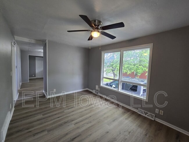512 Maynard Ave in Waterloo, IA - Building Photo - Building Photo