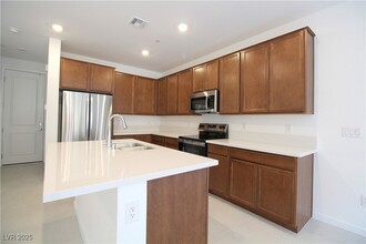 1539 Melodic Lark Dr in Las Vegas, NV - Building Photo - Building Photo