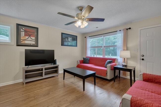 210 Parthenia Dr in Durham, NC - Building Photo - Building Photo