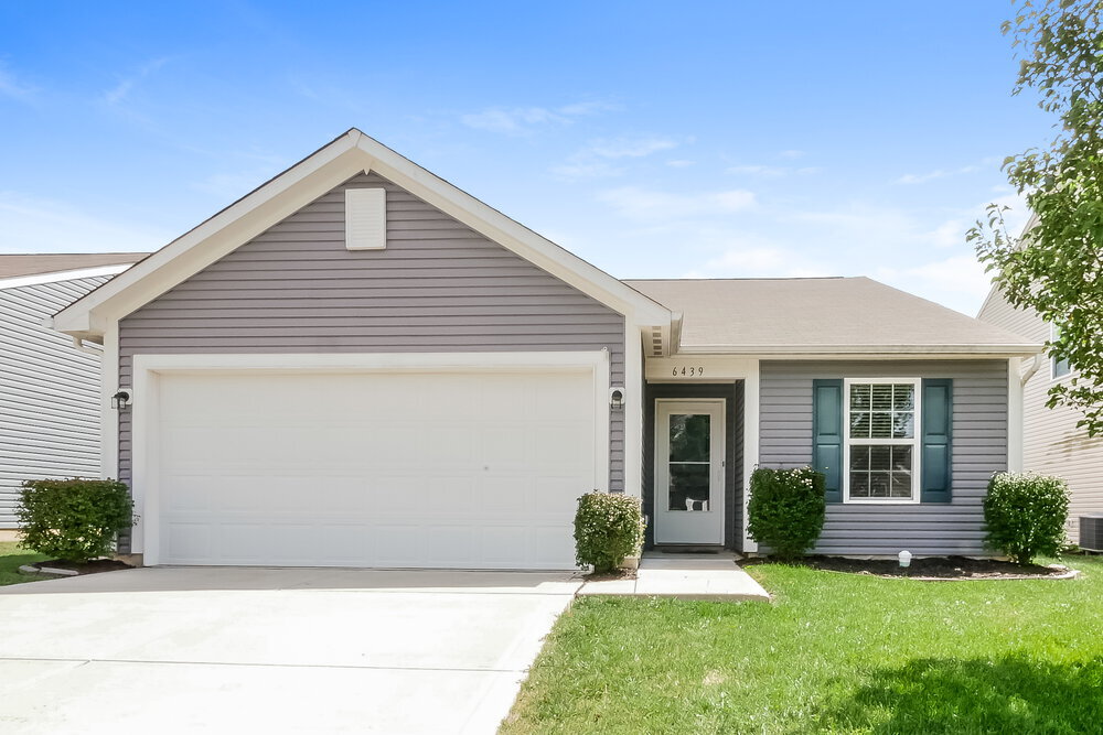 6439 Emerald Springs Dr in Indianapolis, IN - Building Photo