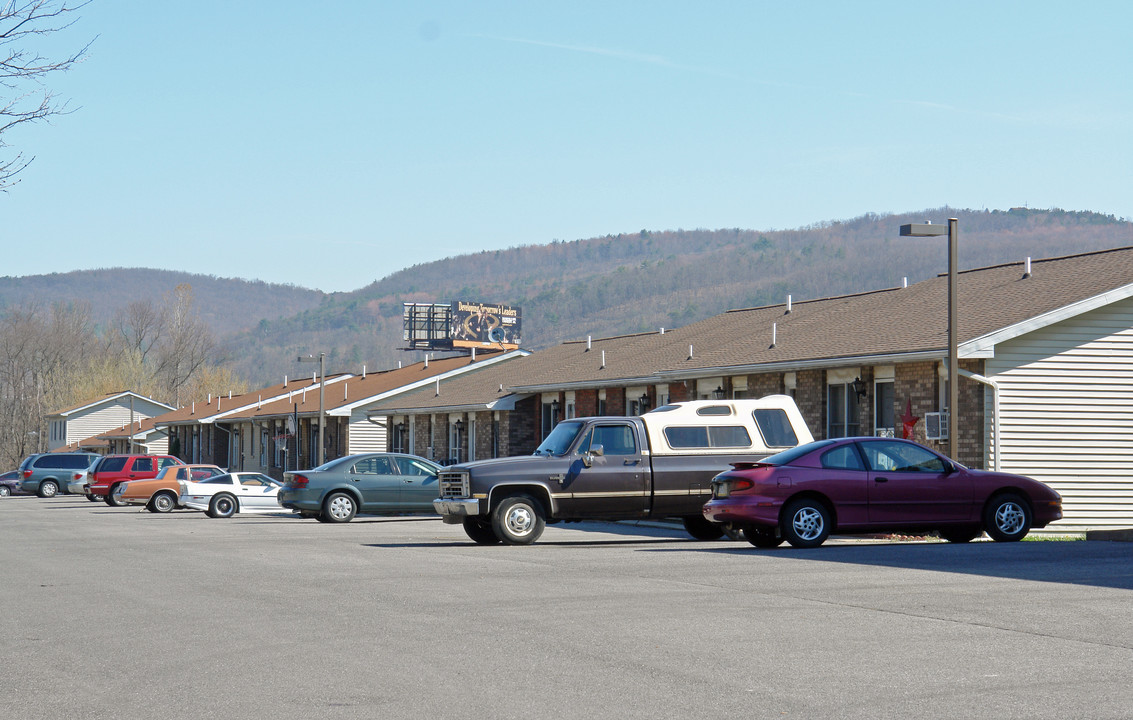 Mill Lane Estates in Williamsport, PA - Foto de edificio