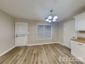 223 Towler Shoals Dr in Loganville, GA - Foto de edificio - Building Photo