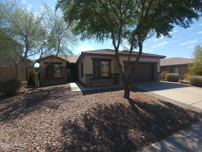 2743 W Eastman Dr in New River, AZ - Building Photo - Building Photo