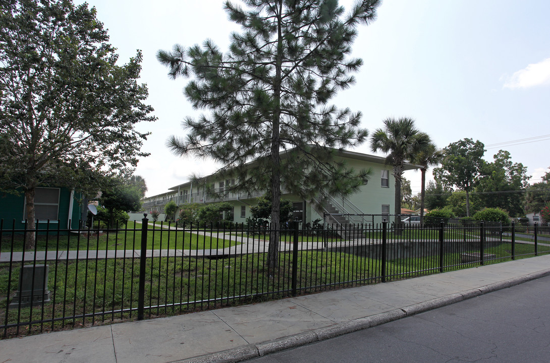 Carrington Place Apartments in Lakeland, FL - Building Photo