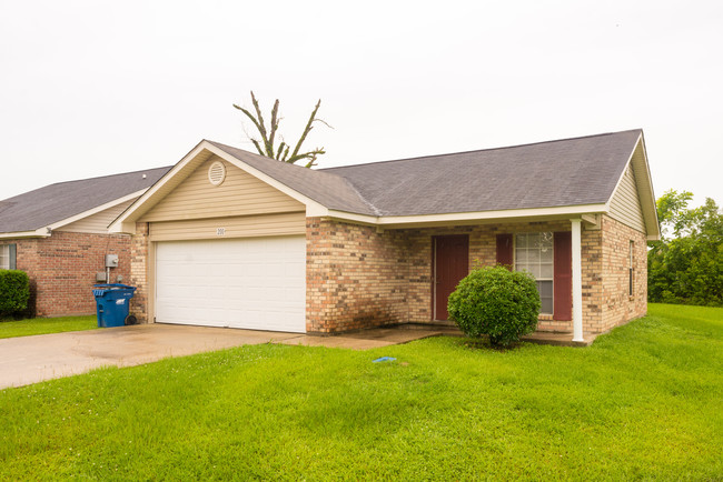 Armentine Cove in Breaux Bridge, LA - Building Photo - Building Photo