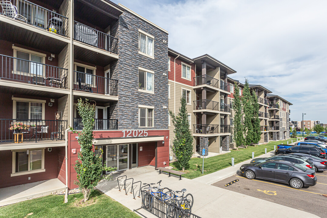 Rutherford Landing in Edmonton, AB - Building Photo