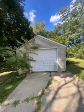 3168 W Pkwy Ave in Flint, MI - Building Photo - Building Photo