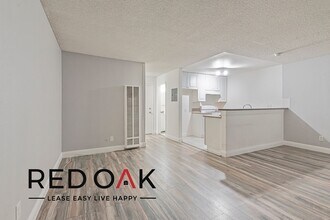 227 E Ave 41, Unit 109 in Los Angeles, CA - Foto de edificio - Building Photo