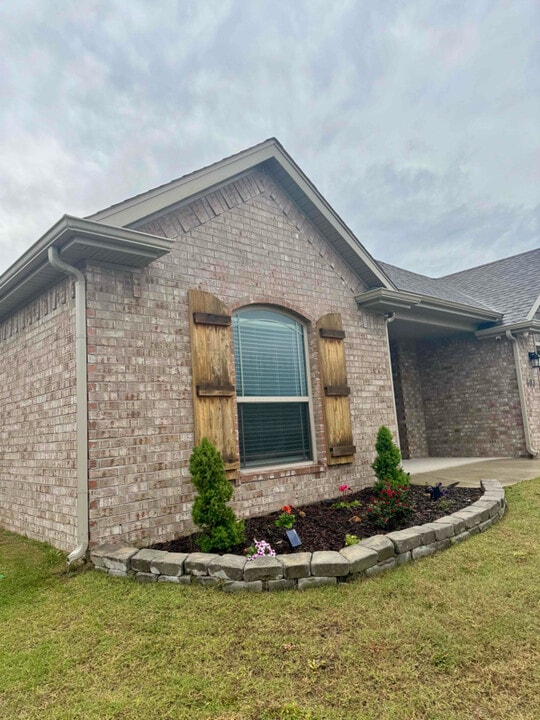 604 Copper St in Lowell, AR - Building Photo