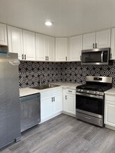 26015 Narbonne Ave in Lomita, CA - Foto de edificio - Building Photo