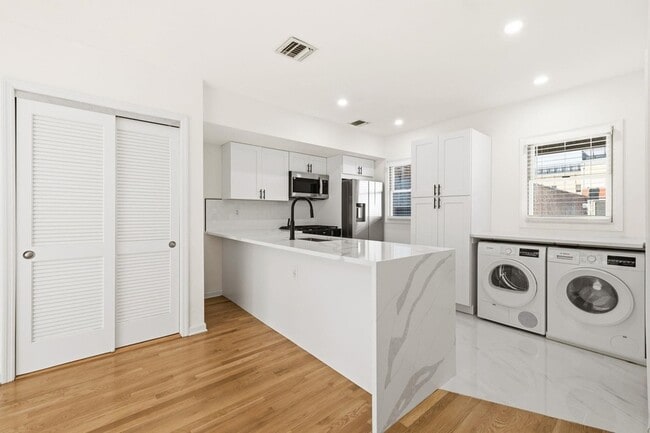 312 Washington St in Hoboken, NJ - Building Photo - Building Photo