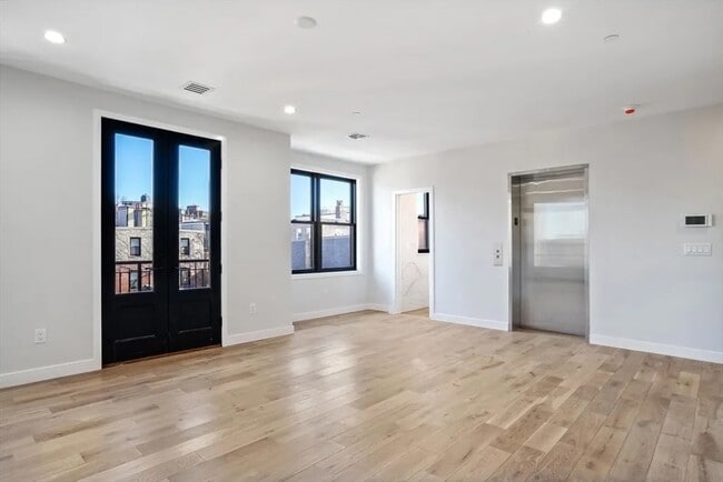 210 Endicott St, Unit 4 in Boston, MA - Building Photo - Building Photo