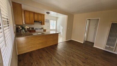 7013 Coldwater Canyon Ave, Unit 2 in Los Angeles, CA - Foto de edificio - Building Photo