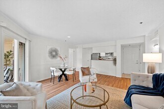 1524 Lincoln Way in McLean, VA - Building Photo - Building Photo