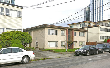 6691 Dow Av in Burnaby, BC - Building Photo - Building Photo