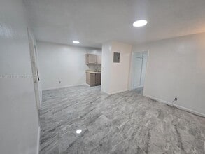 5120 NE 18th Ave, Unit 2 in Fort Lauderdale, FL - Building Photo - Building Photo
