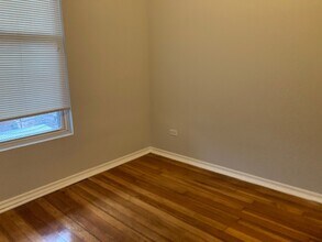 1452 N Western Ave, Unit 2R in Chicago, IL - Foto de edificio - Building Photo