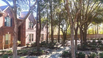 2 Bettina Ln in The Woodlands, TX - Building Photo