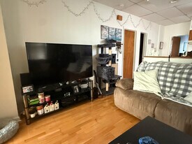 75-34 67th Dr in Queens, NY - Building Photo