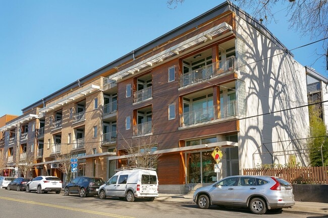 property at 4216 N Mississippi Ave