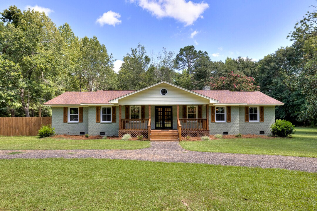 3435 McCrays Mill Rd in Sumter, SC - Building Photo