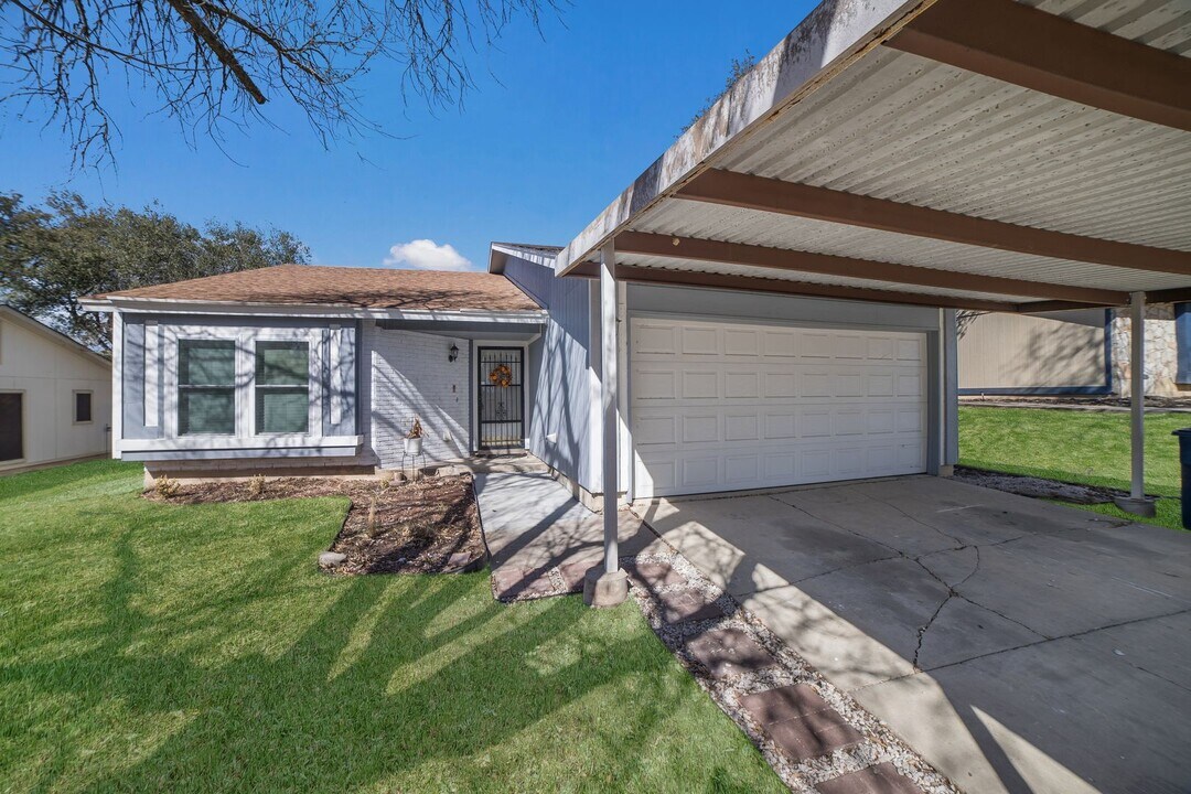 5407 Vis Ct Dr in San Antonio, TX - Building Photo