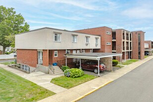 280 West Walk in West Haven, CT - Building Photo