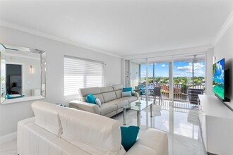 3100 S Ocean Blvd in Highland Beach, FL - Building Photo - Building Photo
