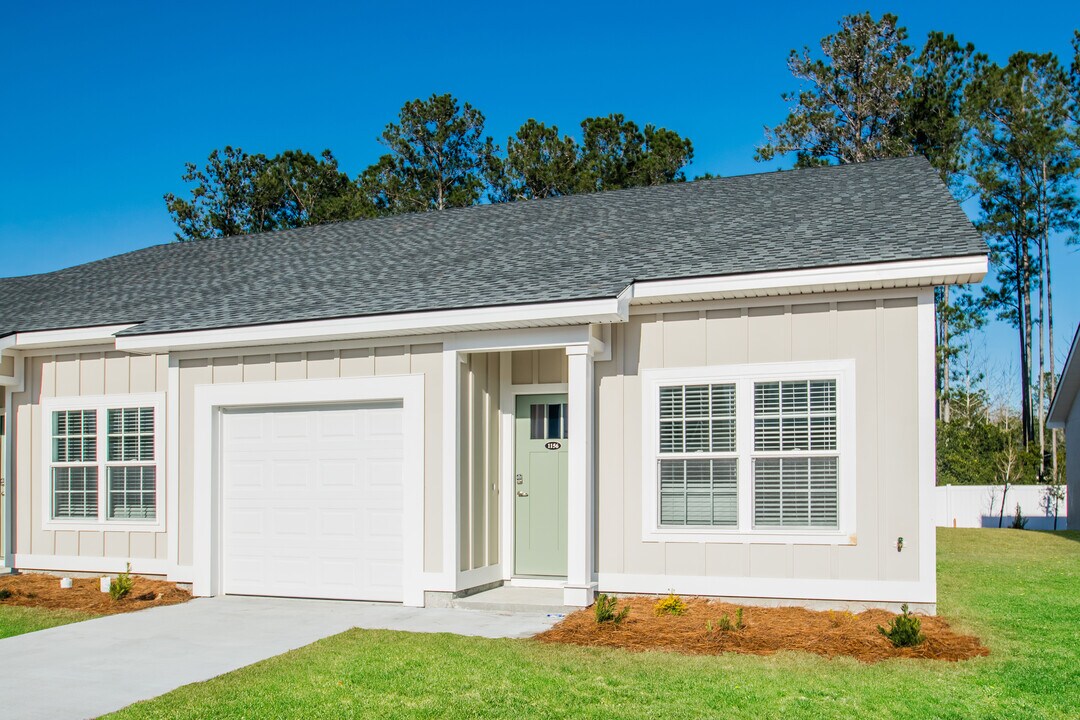 1156 Walker Point Way in Brunswick, GA - Building Photo