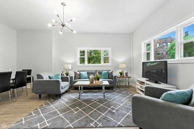 2901 N Sacramento Ave in Chicago, IL - Building Photo - Building Photo