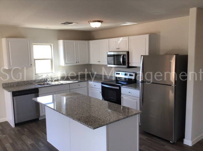 2364 N Sand Hills Ct in Casa Grande, AZ - Building Photo - Building Photo