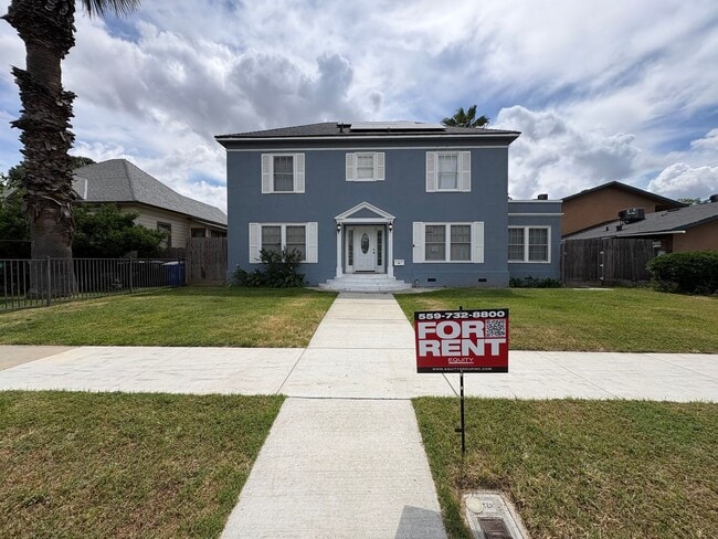 property at 209 E 11th St