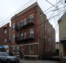 44-46 Hensler St Apartments