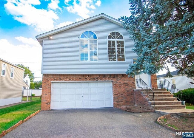 6 Donor Ave in Elmwood Park, NJ - Building Photo - Building Photo