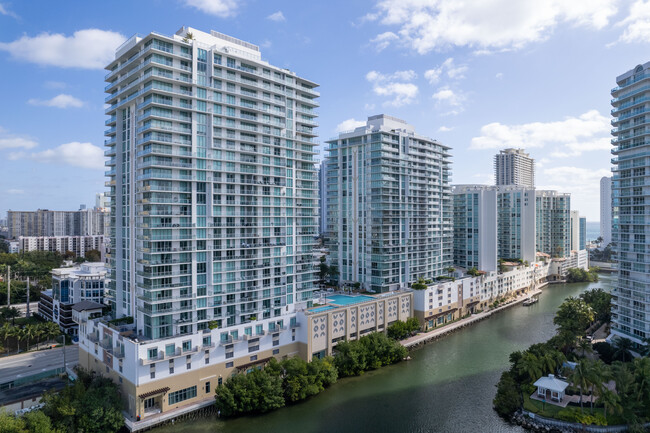 Parque Towers at St. Tropez in Sunny Isles Beach, FL - Building Photo - Building Photo